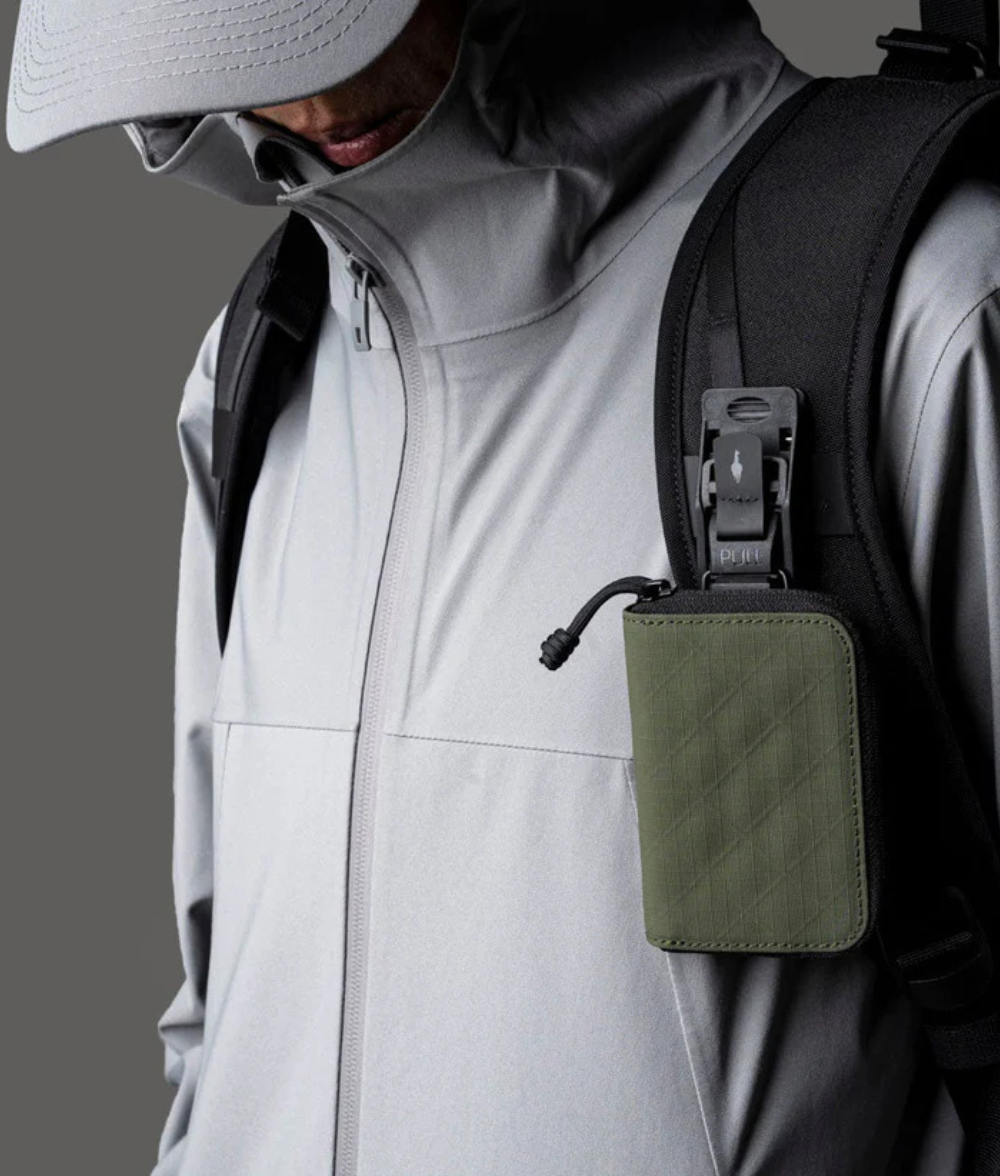 可搭配 ALPAKA HUB 系統，提升攜帶靈活性。