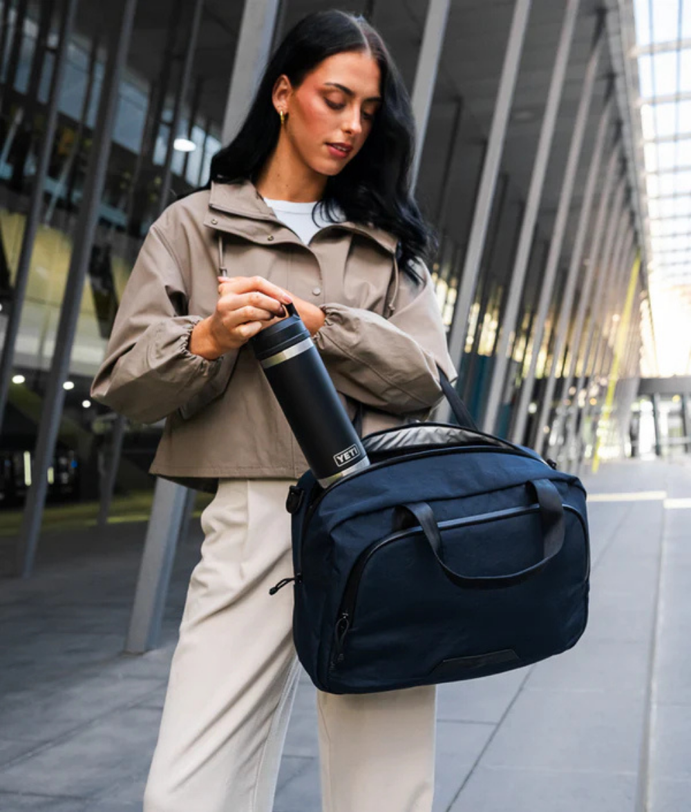 Alpaka Bravo Brief 商務手提包
雙模式攜帶：配有加厚手提帶與可拆卸肩帶，隨時切換攜帶模式，應對多場景使用需求。