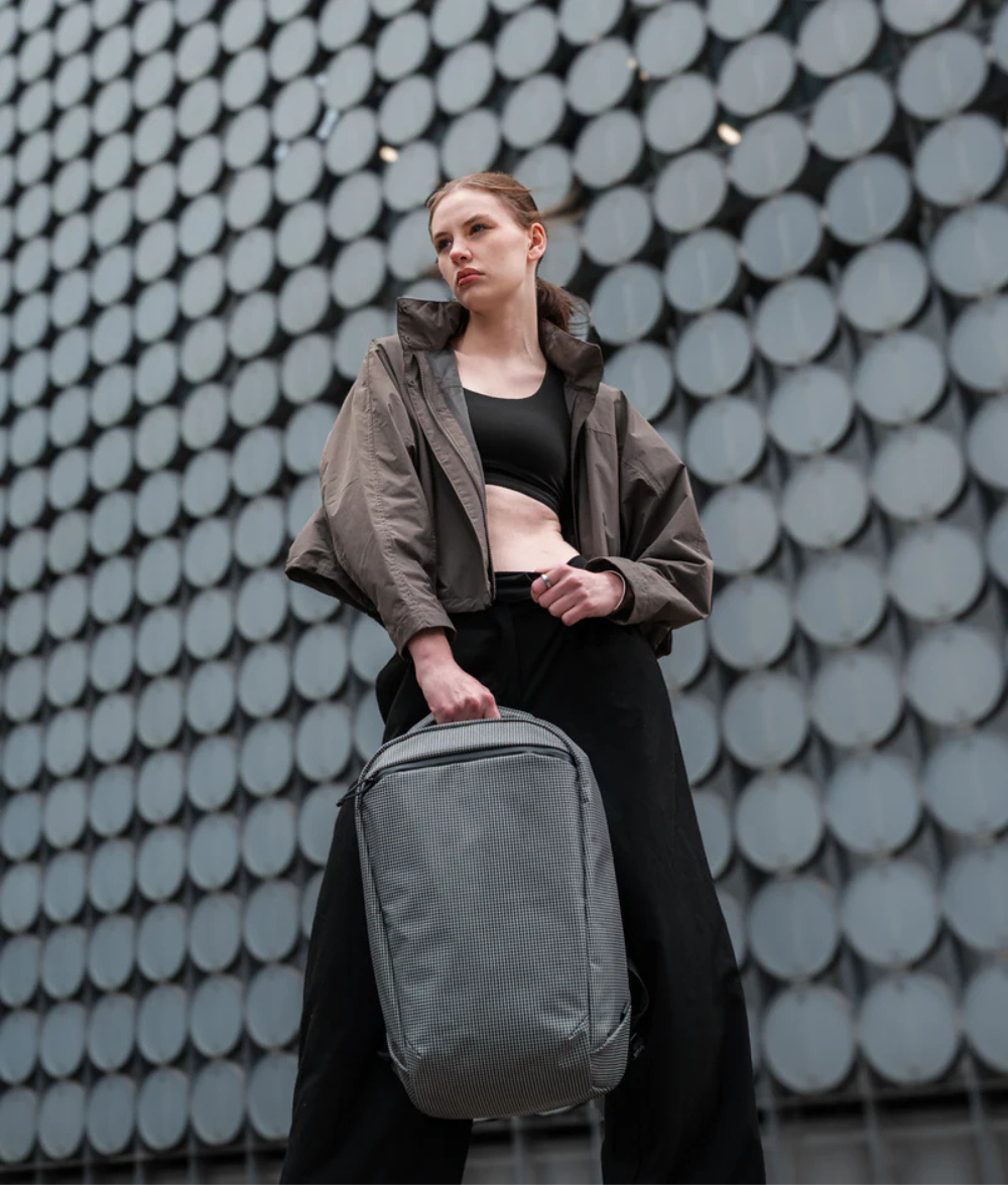 Alpaka Momentum Backpack 超輕通勤背包 22L