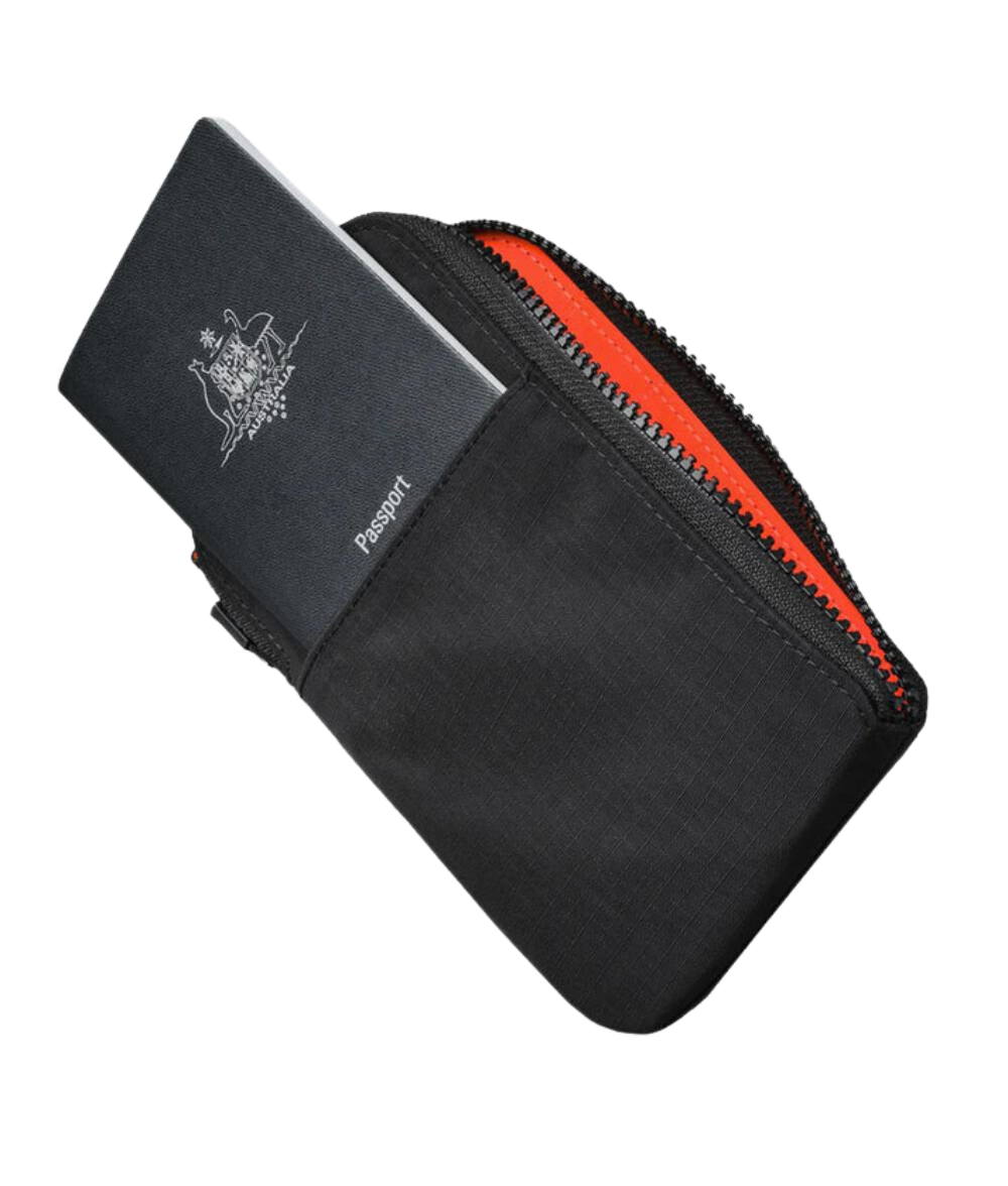 Zip Travel Wallet 旅行皮夾｜RFID 防護