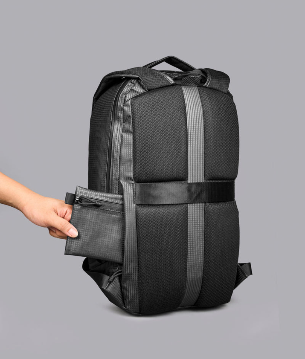Alpaka Momentum Backpack 超輕通勤背包 22L