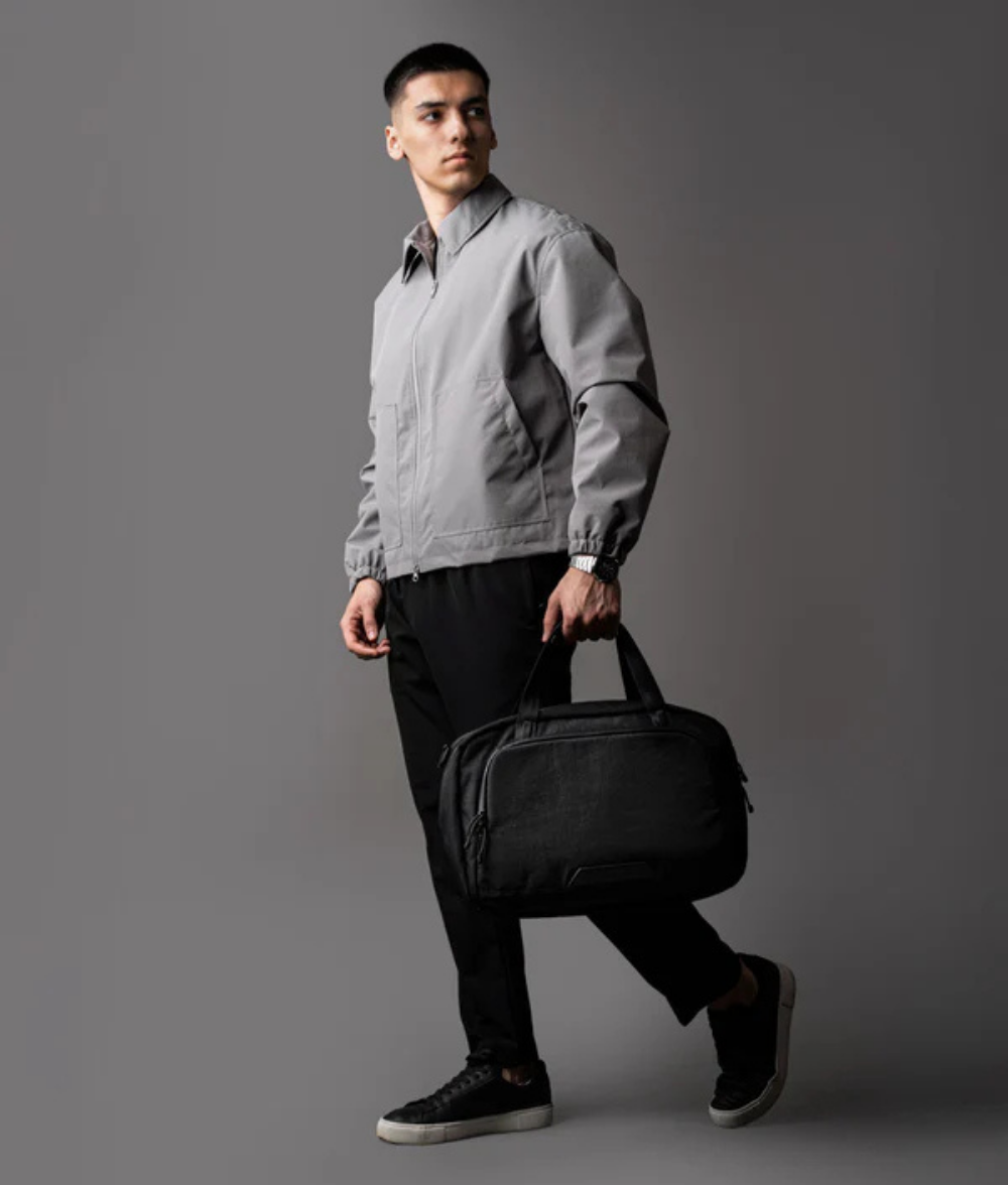 Alpaka Bravo Brief 商務手提包
雙模式攜帶：配有加厚手提帶與可拆卸肩帶，隨時切換攜帶模式，應對多場景使用需求。