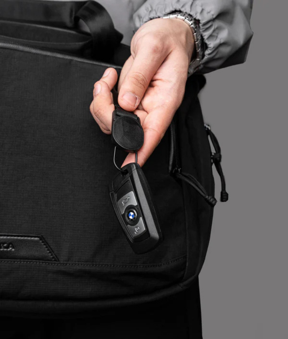 Alpaka Bravo Brief 商務手提包
附磁吸鑰匙圈