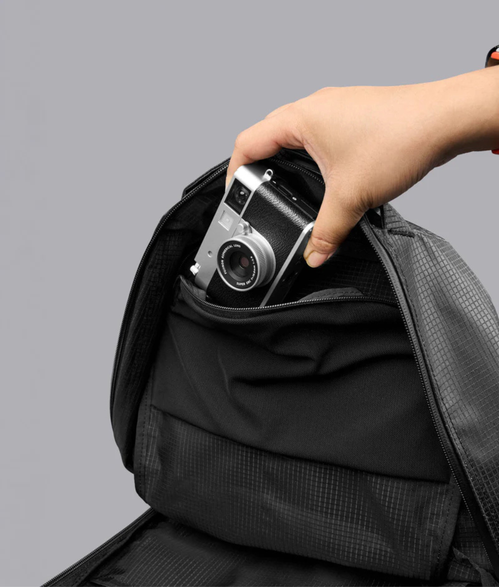 Alpaka Momentum Backpack 超輕通勤背包 22L