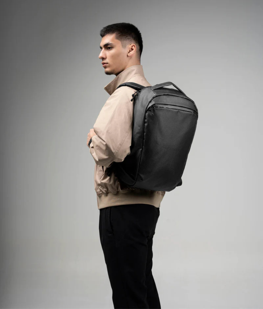 Alpaka Momentum Backpack 超輕通勤背包 22L