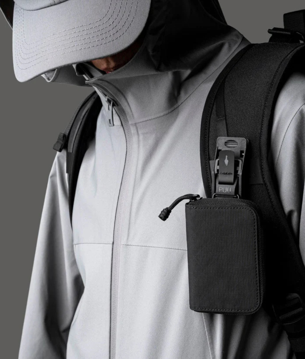 可搭配 ALPAKA HUB 系統，提升攜帶靈活性。