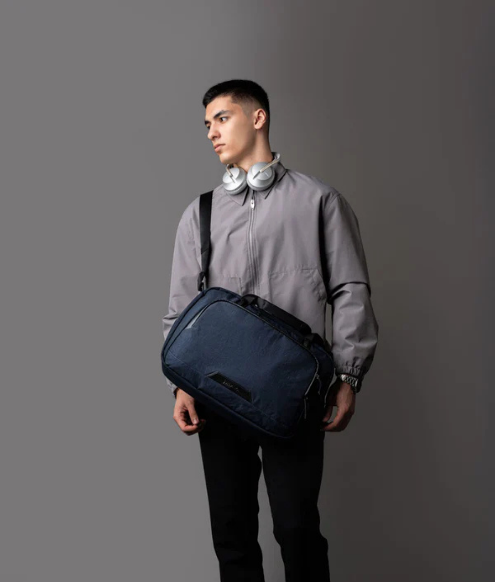 Alpaka Bravo Brief 商務手提包
雙模式攜帶：配有加厚手提帶與可拆卸肩帶，隨時切換攜帶模式，應對多場景使用需求。