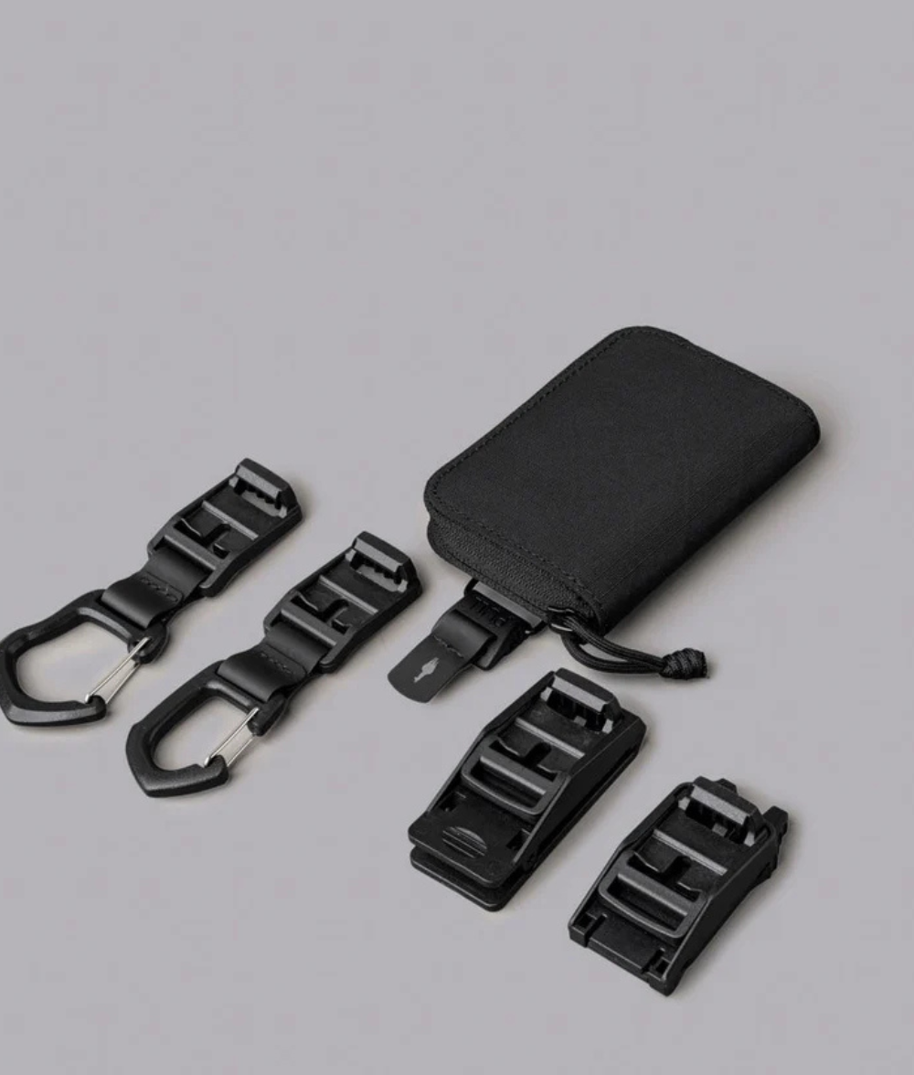 可搭配 ALPAKA HUB 系統，提升攜帶靈活性。