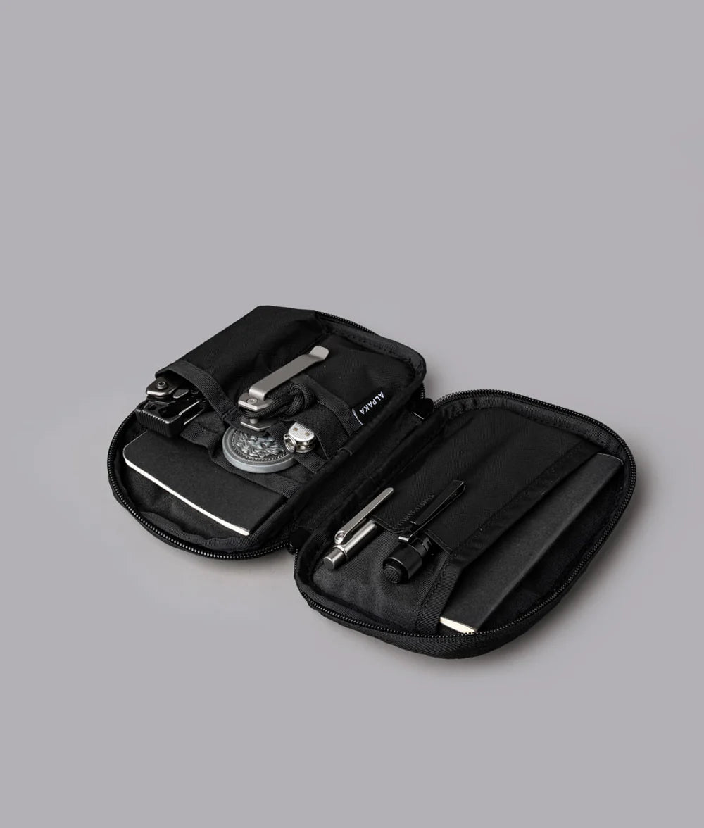 7 個內部口袋，可放置 EDC 工具