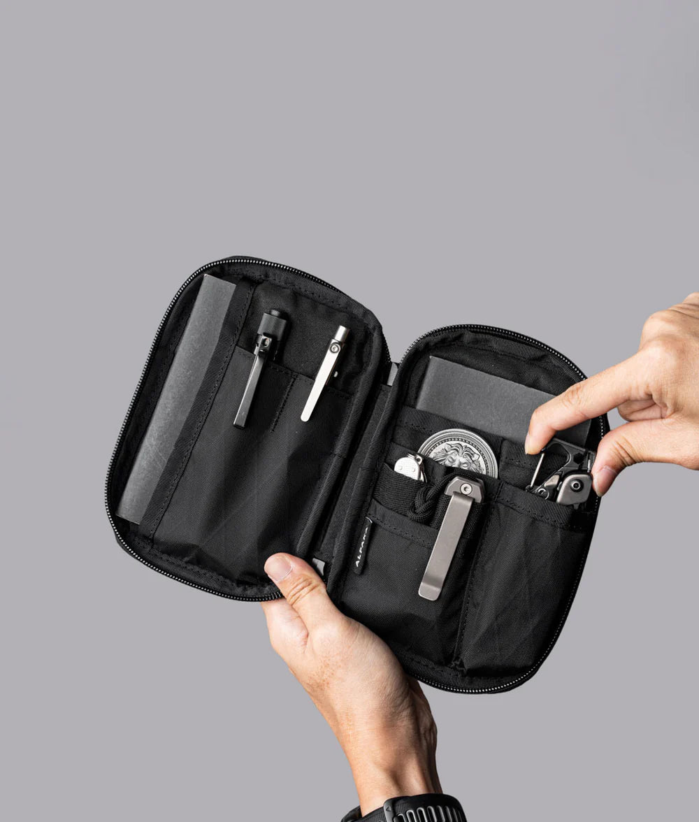 7 個內部口袋，可放置 EDC 工具