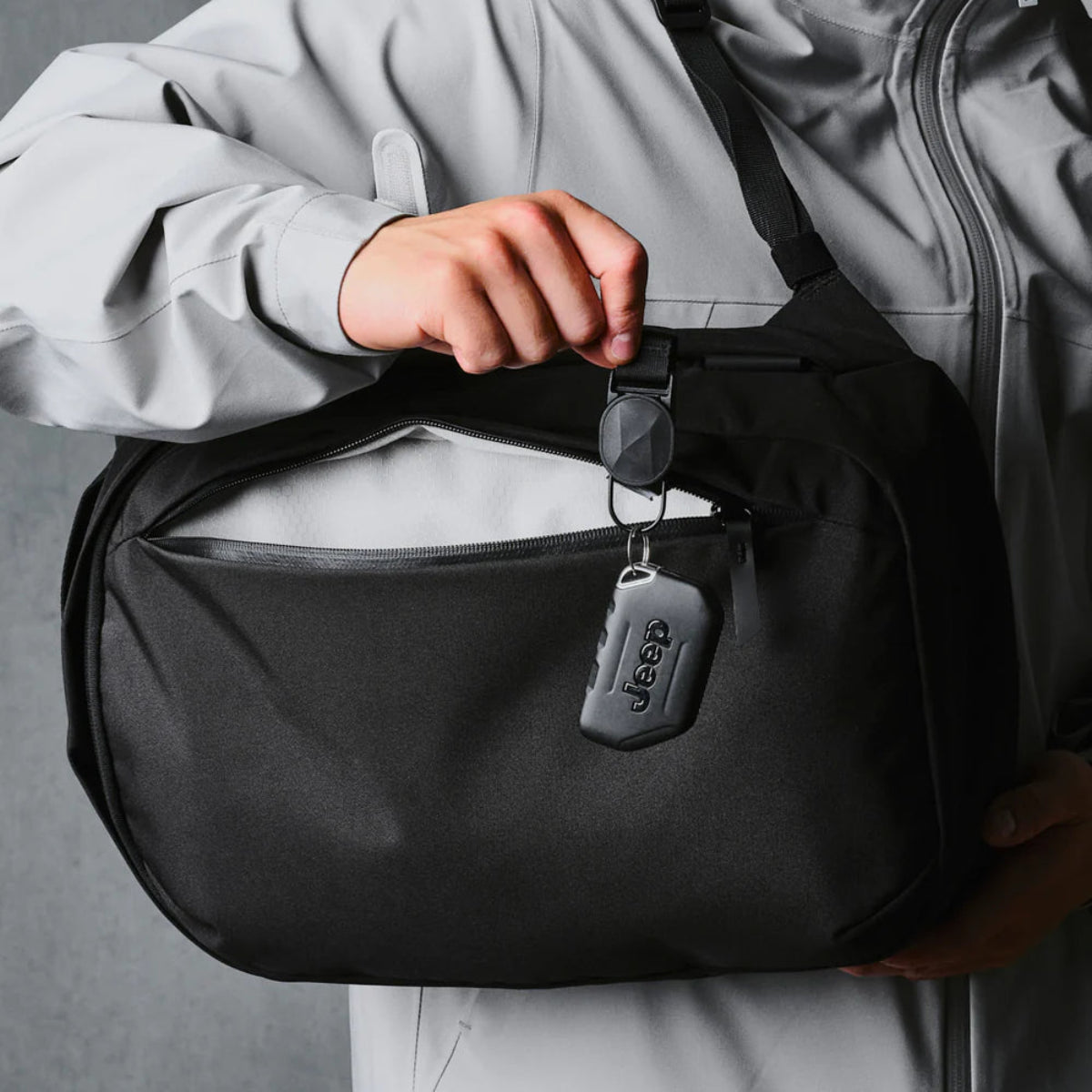 符合人體工學肩帶 - 背負更舒適，不易造成肩膀壓力