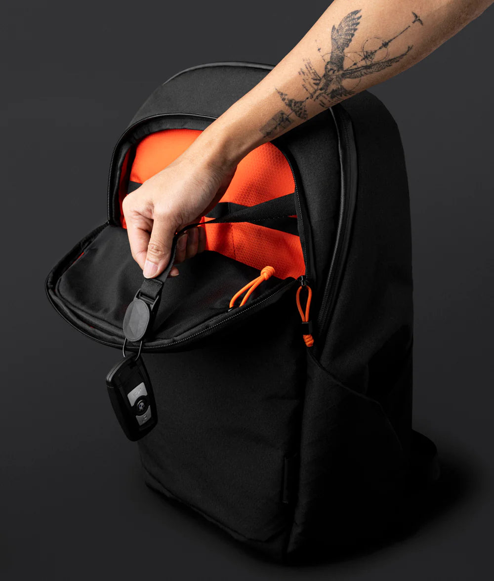 Bravo Backpack 多功能防潑水背包｜限量9周年紀念版
磁吸鑰匙扣