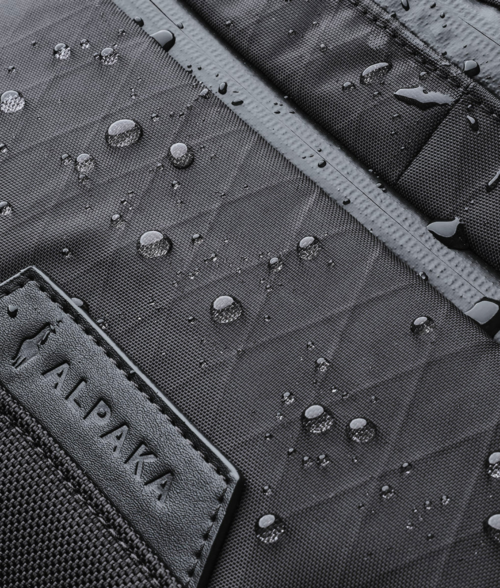 X-Pac® 高性能防潑水面料