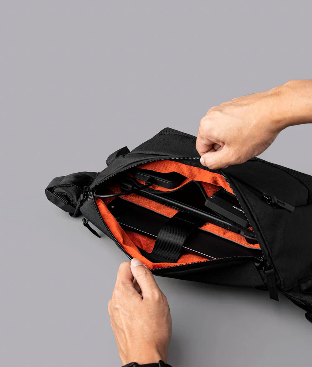 可容納 11 吋 iPad Pro 及其他必需品