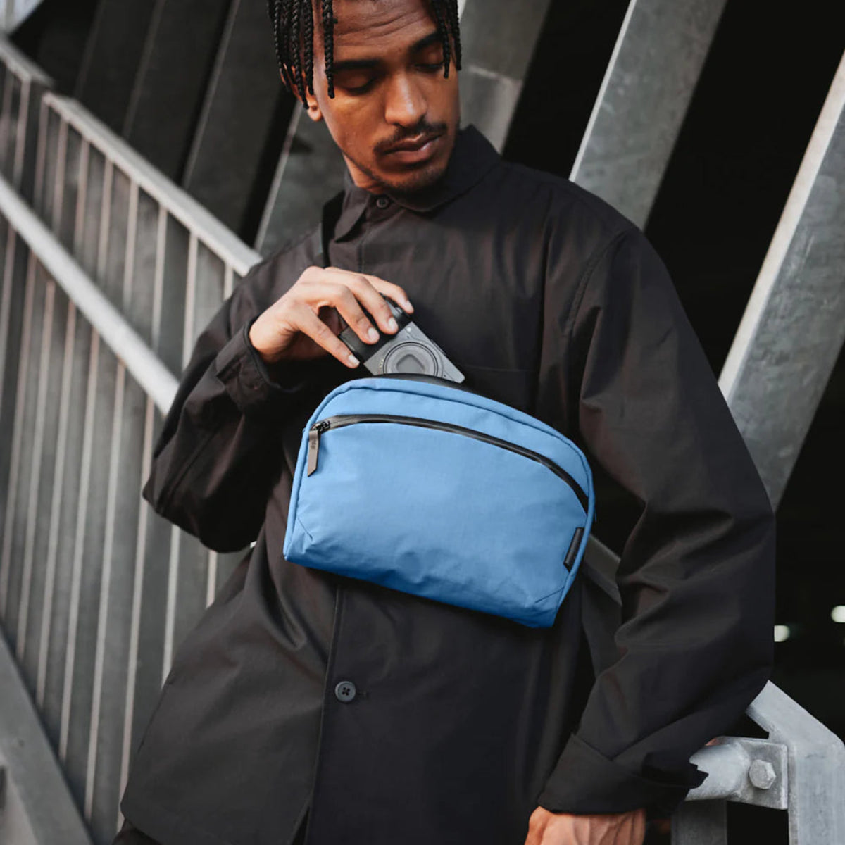 前袋附 MOD 鑰匙繫繩 - 附有 MOD 鑰匙繫繩，方便固定與取用鑰匙