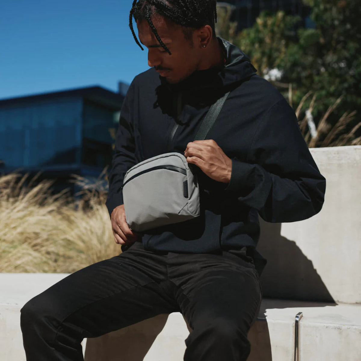 設計實用且時尚 - 簡約且現代的外觀，適合 日常使用、通勤、旅行等多種場合