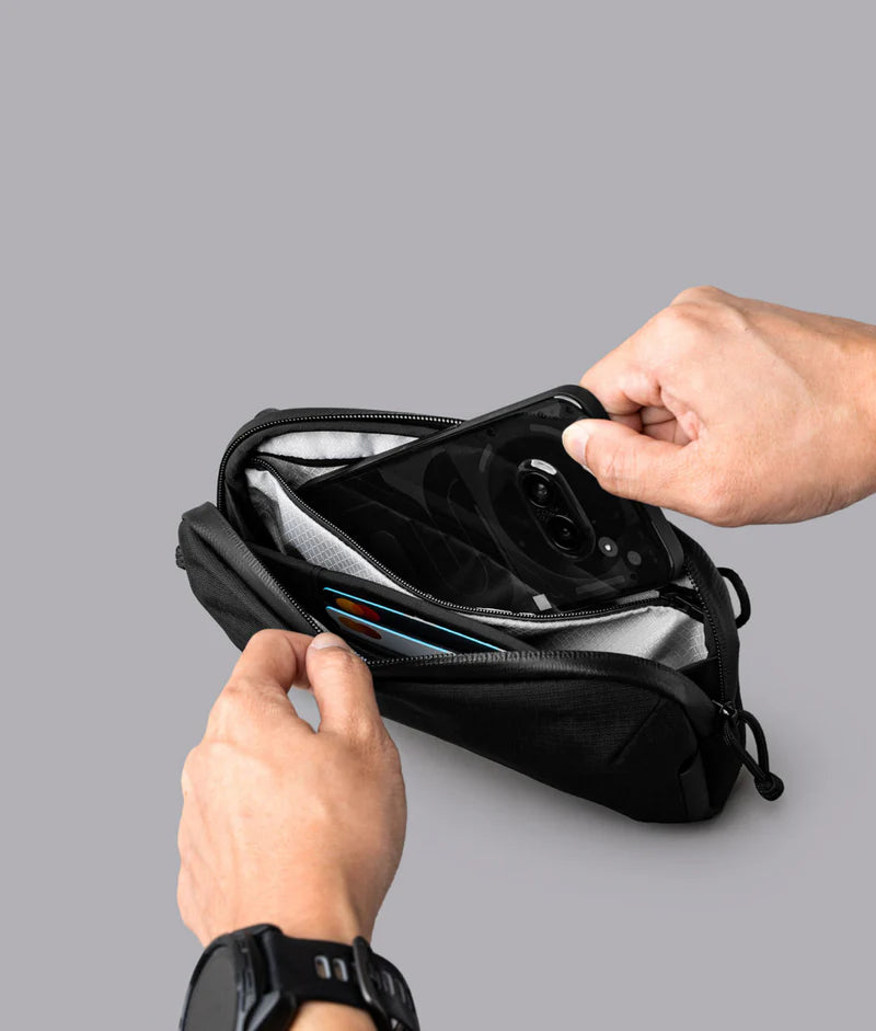 ALPAKA Flight Pouch Pro容量升級，內部分隔設計，分類收納更井然有序