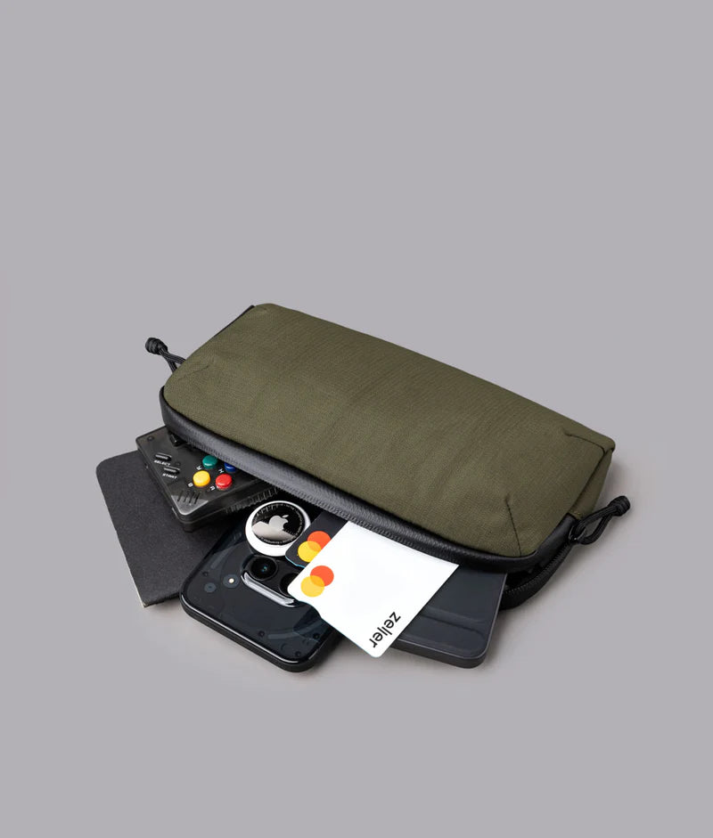 ALPAKA Flight Pouch Pro容量升級，內部分隔設計，分類收納更井然有序。