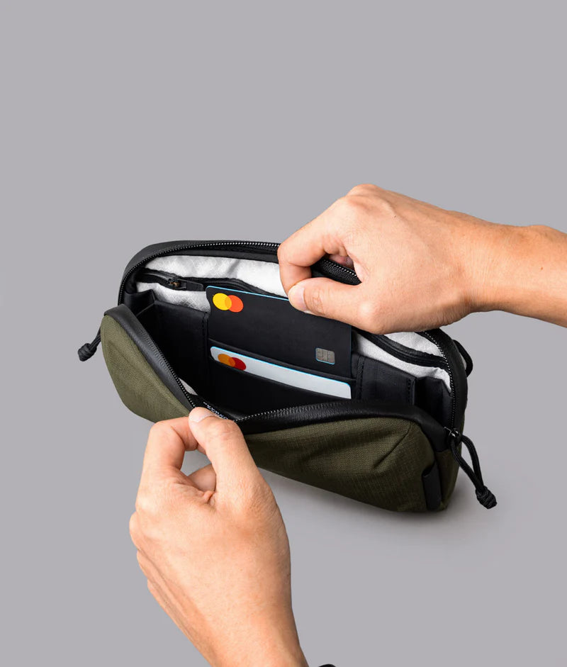 ALPAKA Flight Pouch Pro容量升級，內部分隔設計，分類收納更井然有序。