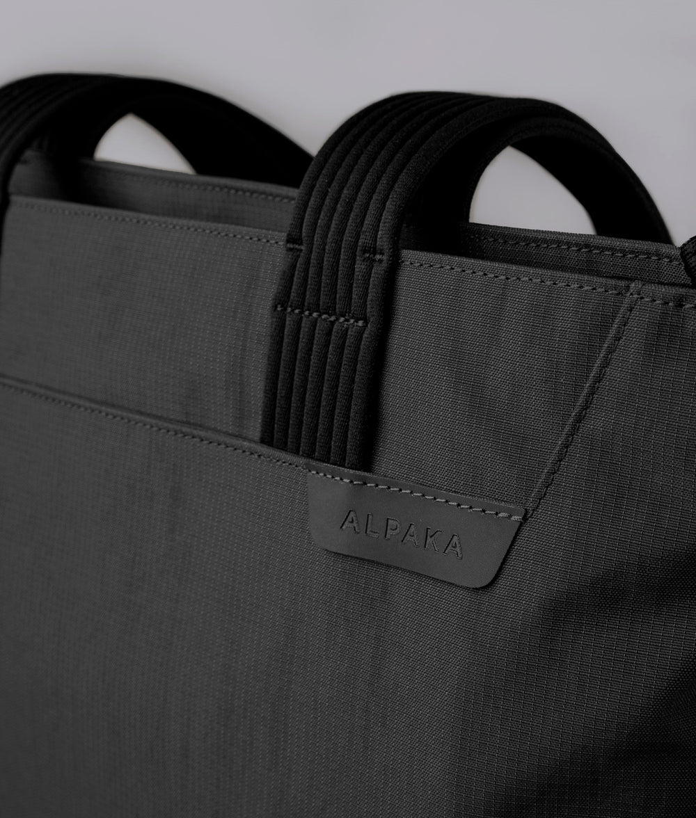 Alpaka Flight Tote (M) 托特包