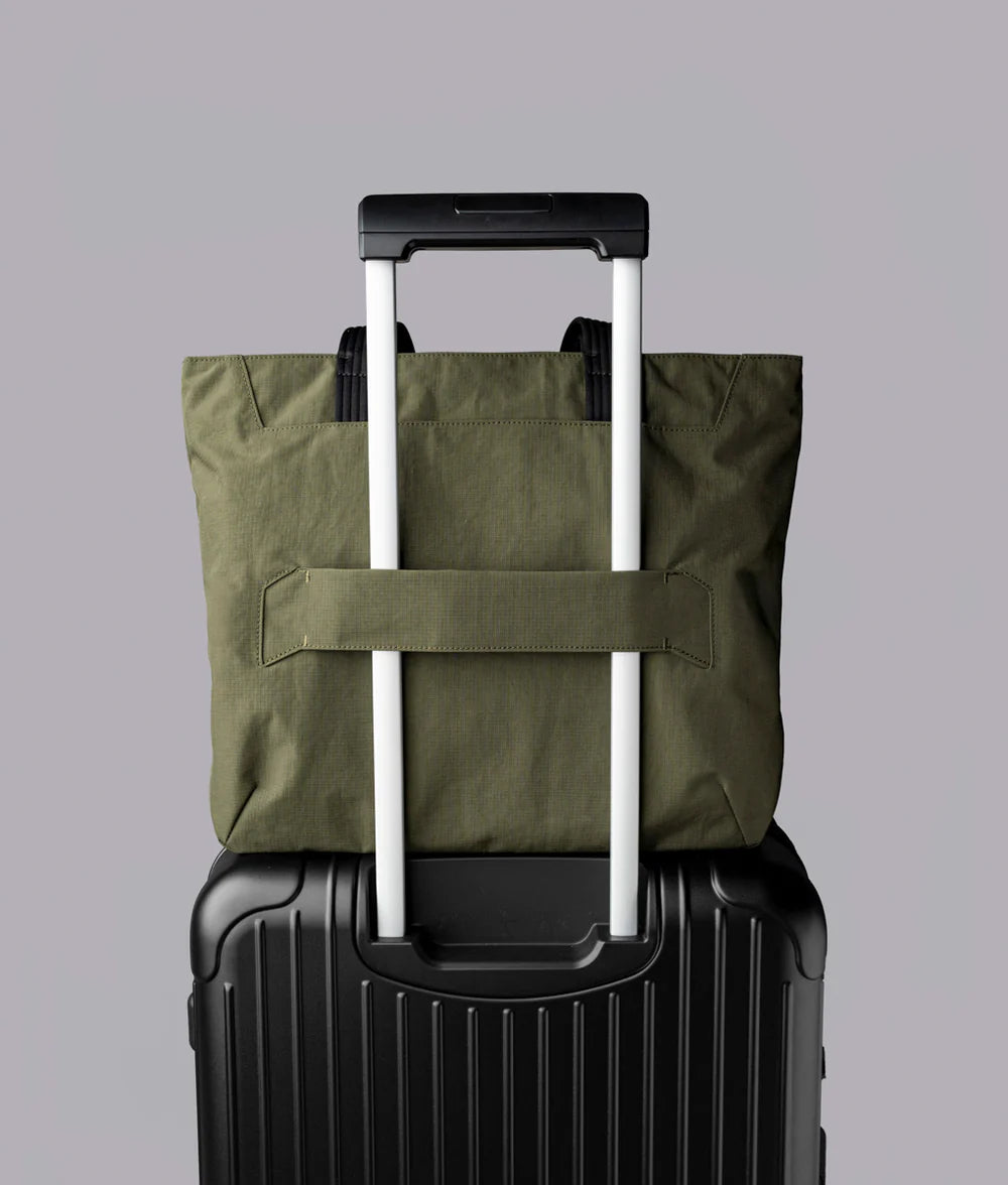 Alpaka Flight Tote (M) 托特包