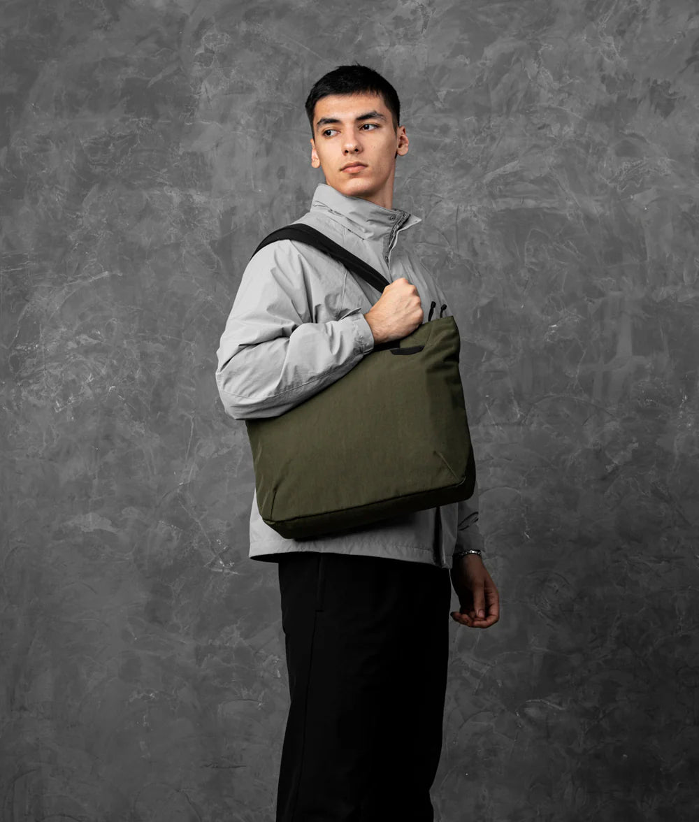 Alpaka Flight Tote (M) 托特包