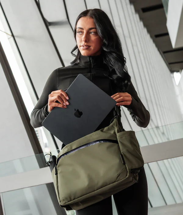 Alpaka Flight Satchel 多功能側肩包