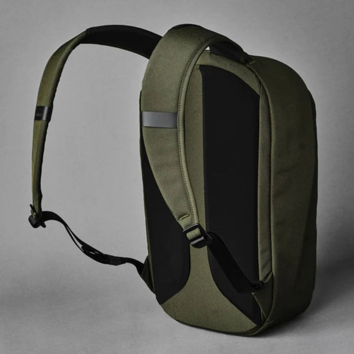 內建 MOD 鑰匙繫繩 - 方便固定鑰匙，減少遺失風險