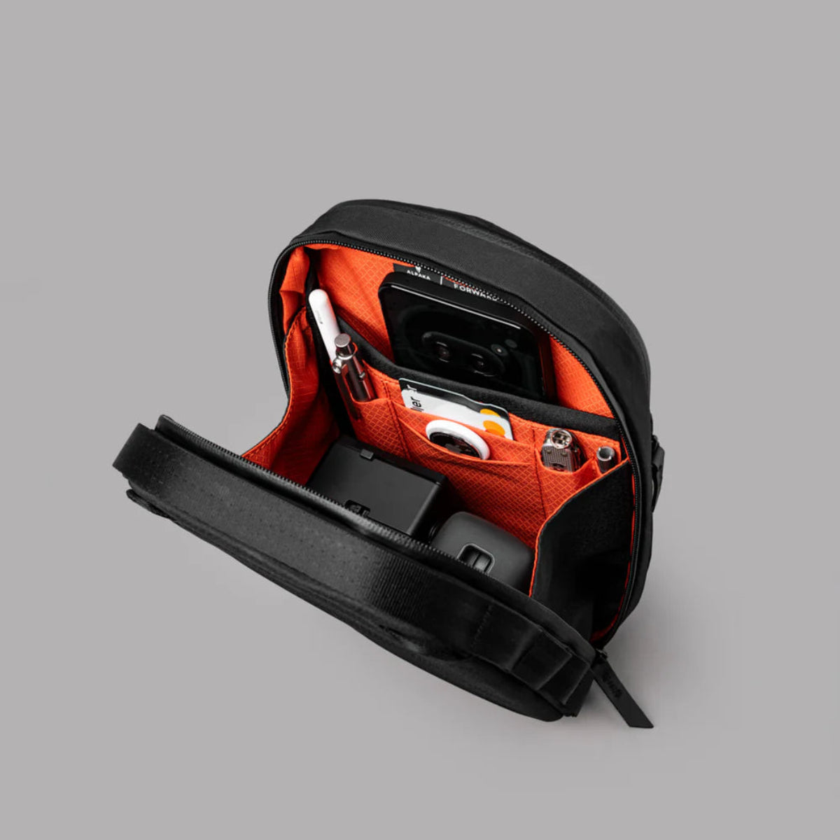 Alpaka Metro Sling Max 側背包｜輕薄防水 3L