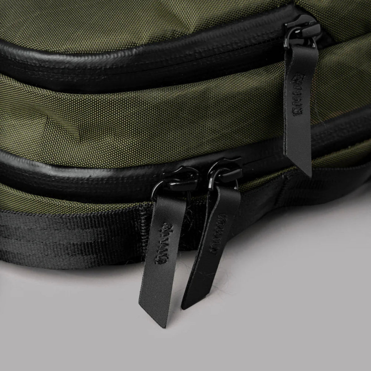 Alpaka Metro Sling Max 側背包｜輕薄防水 3L