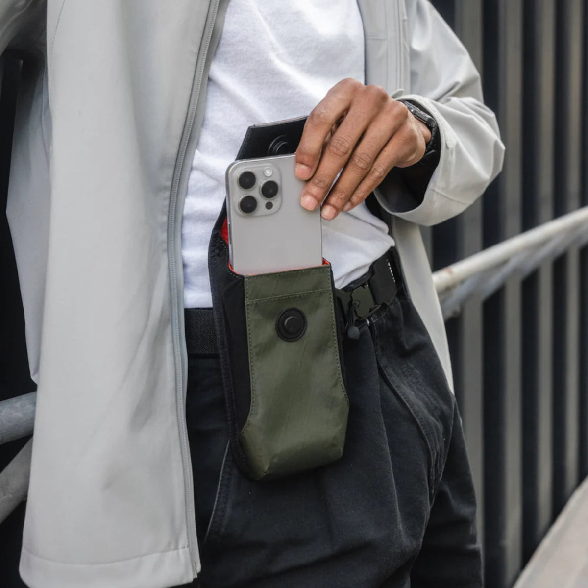 時尚極簡設計 - 低調有型，適合各種穿搭風格