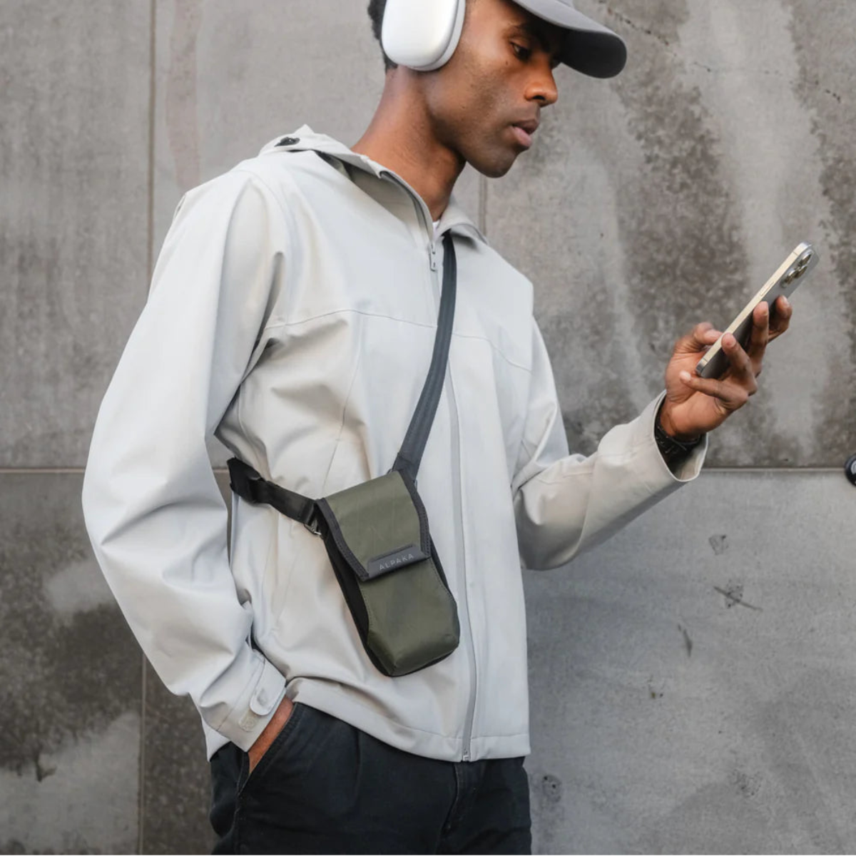 時尚極簡設計 - 低調有型，適合各種穿搭風格