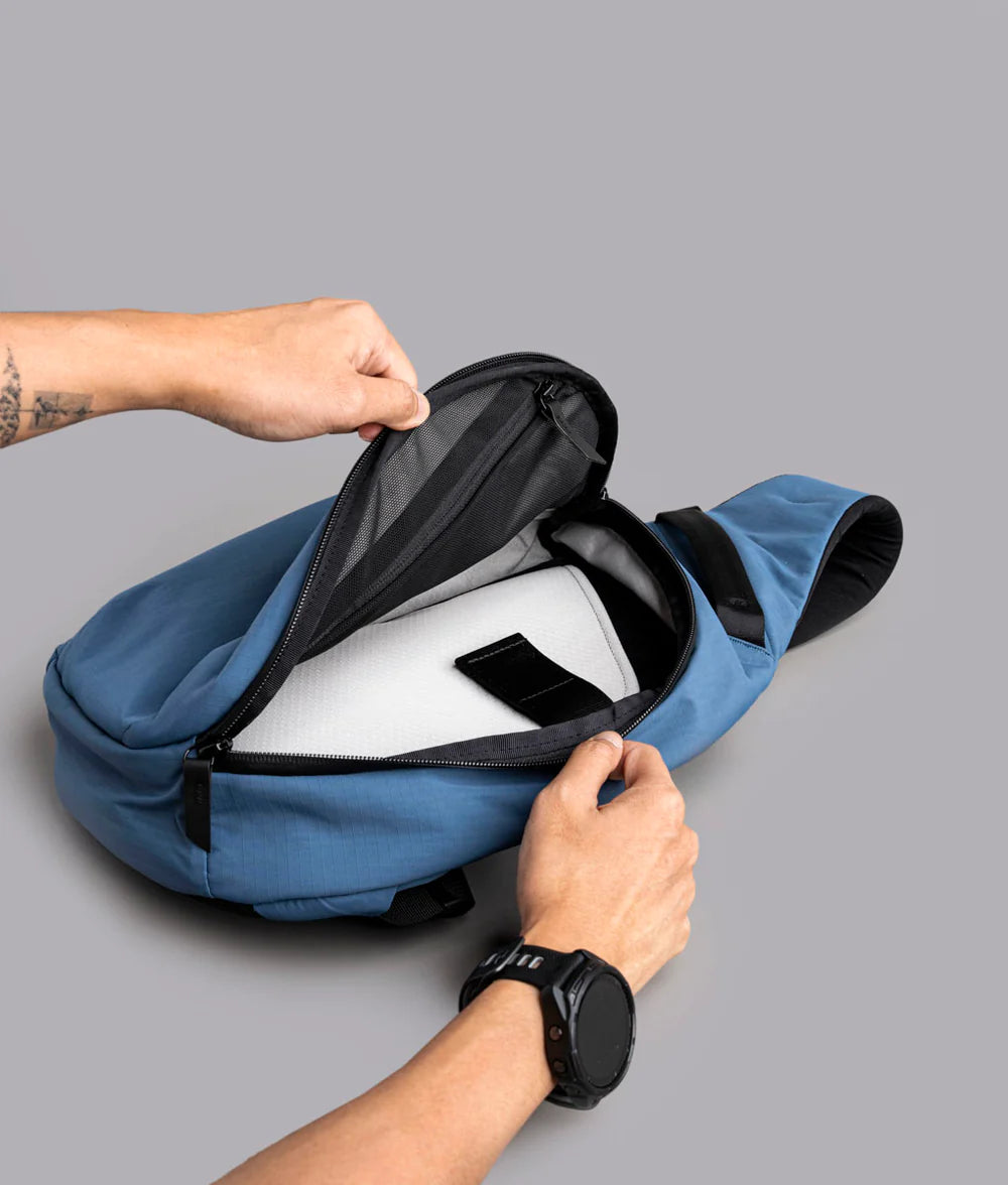 Alpaka Metro Crossbody 肩背包 7.5L