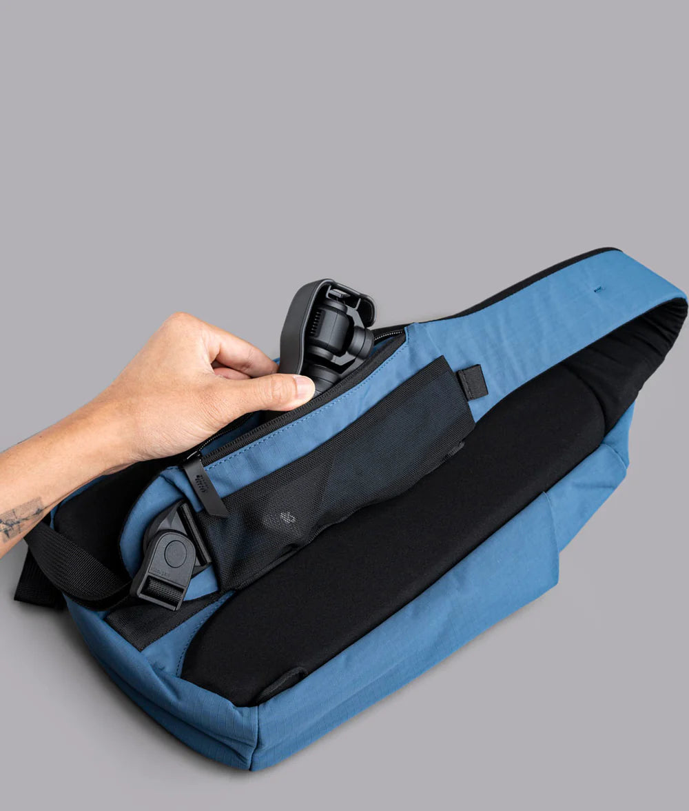 Alpaka Metro Crossbody 肩背包 7.5L