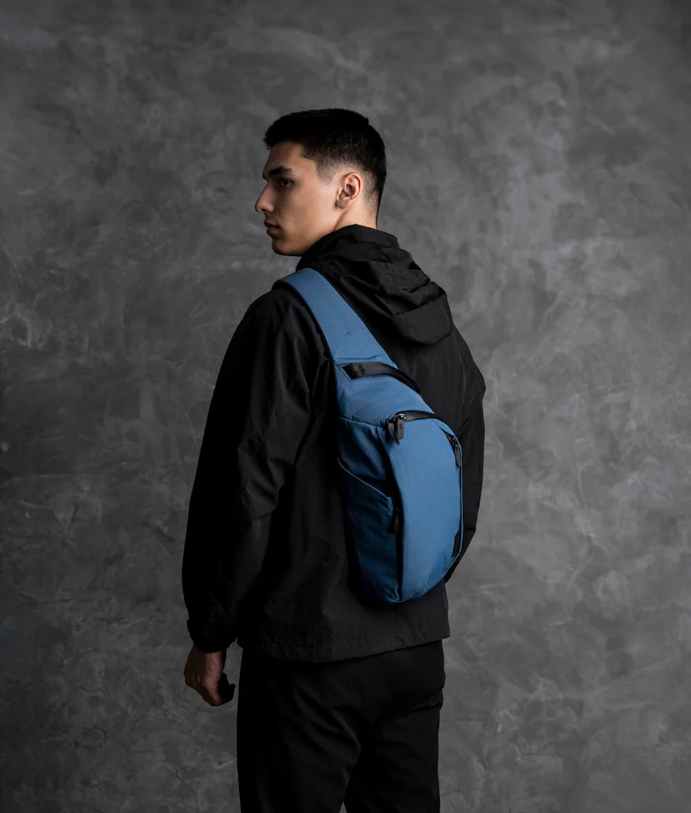 Alpaka Metro Crossbody 肩背包 7.5L