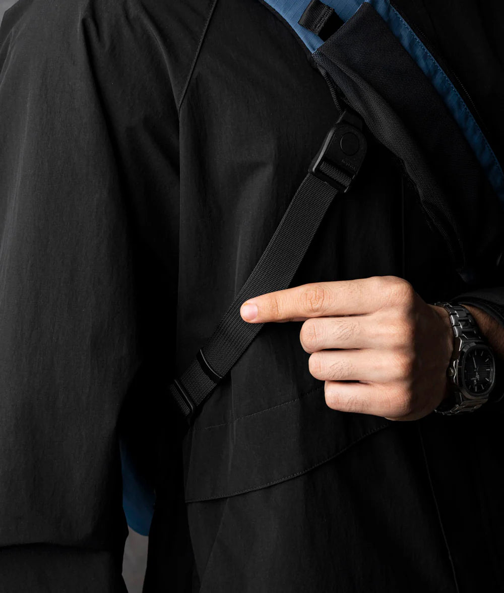 Alpaka Metro Crossbody 肩背包 7.5L