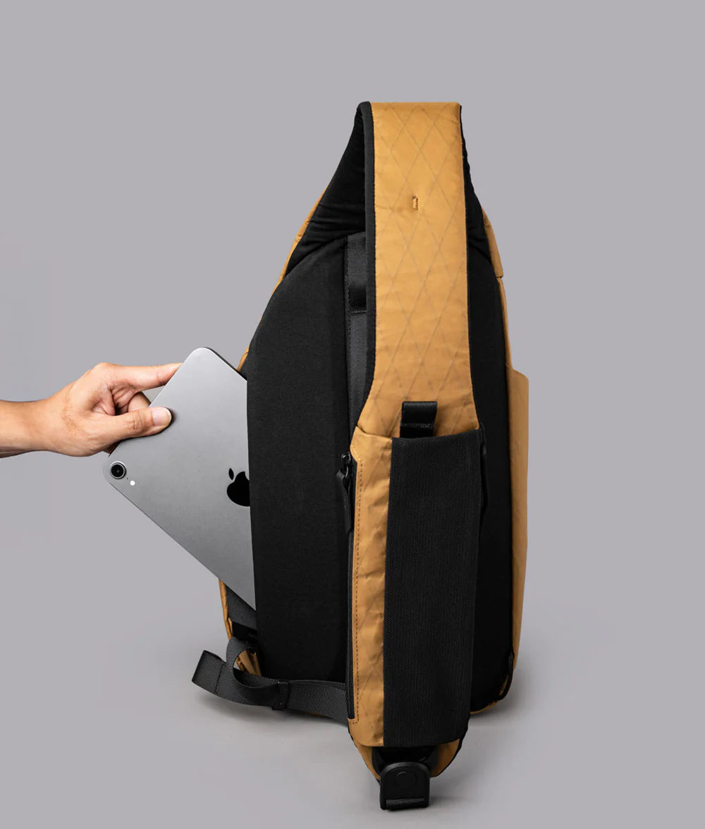 可收納 11 吋平板，通勤無負擔