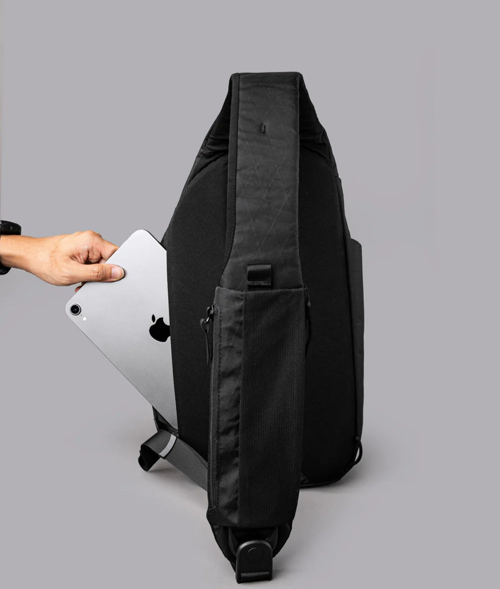 可收納 11 吋平板，通勤無負擔