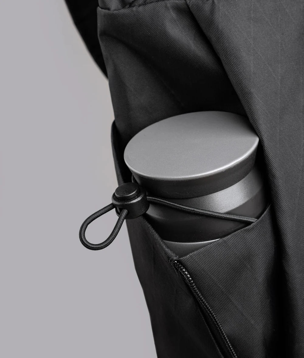 可擴展水瓶袋，靈活收納飲水或雨傘