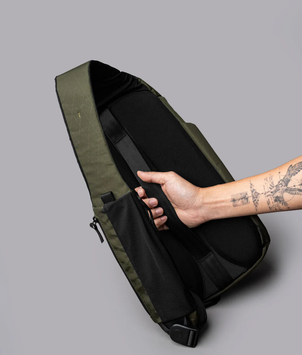 可穿過行李桿，出差旅行更方便