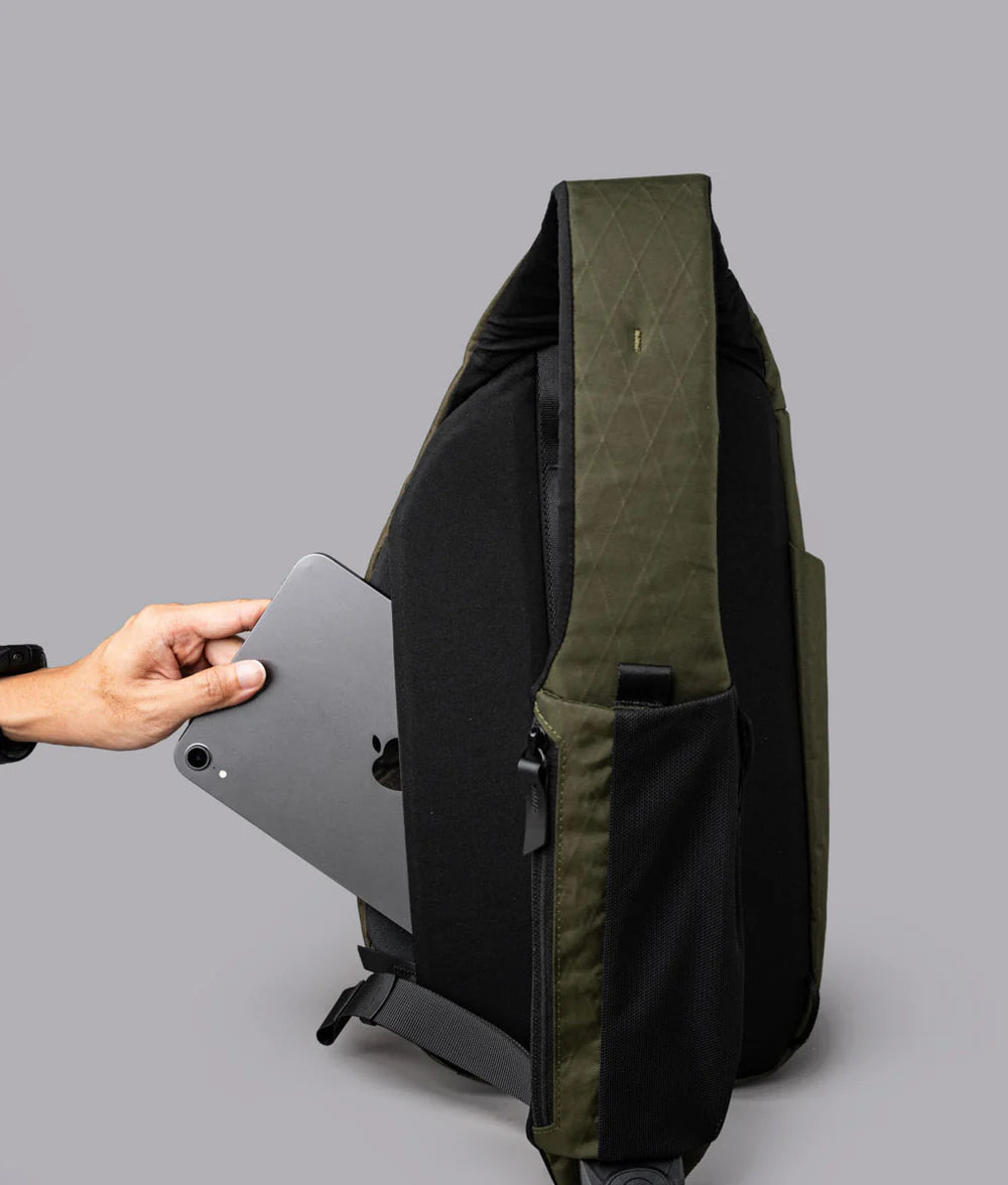 可收納 11 吋平板，通勤無負擔