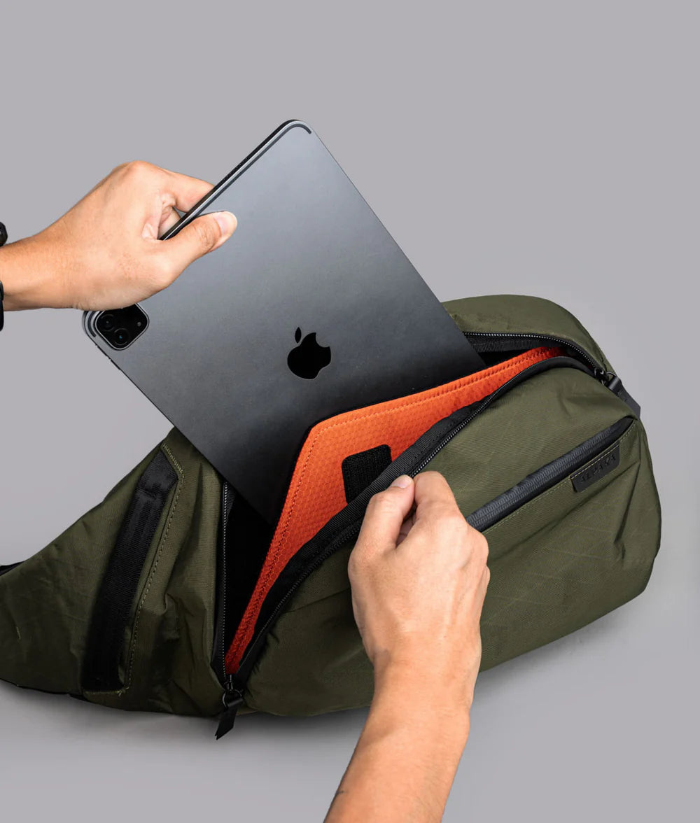 可收納 11 吋平板，通勤無負擔