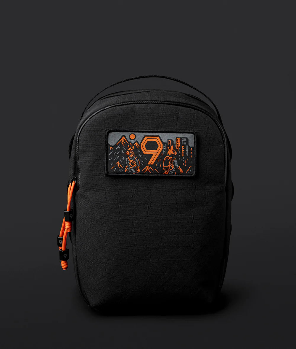 Metro Sling Max 側肩包｜限量9周年紀念版