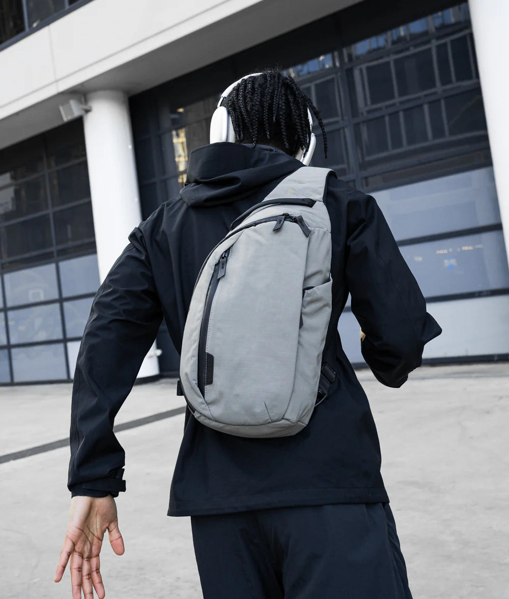 Alpaka Metro Crossbody 肩背包 7.5L