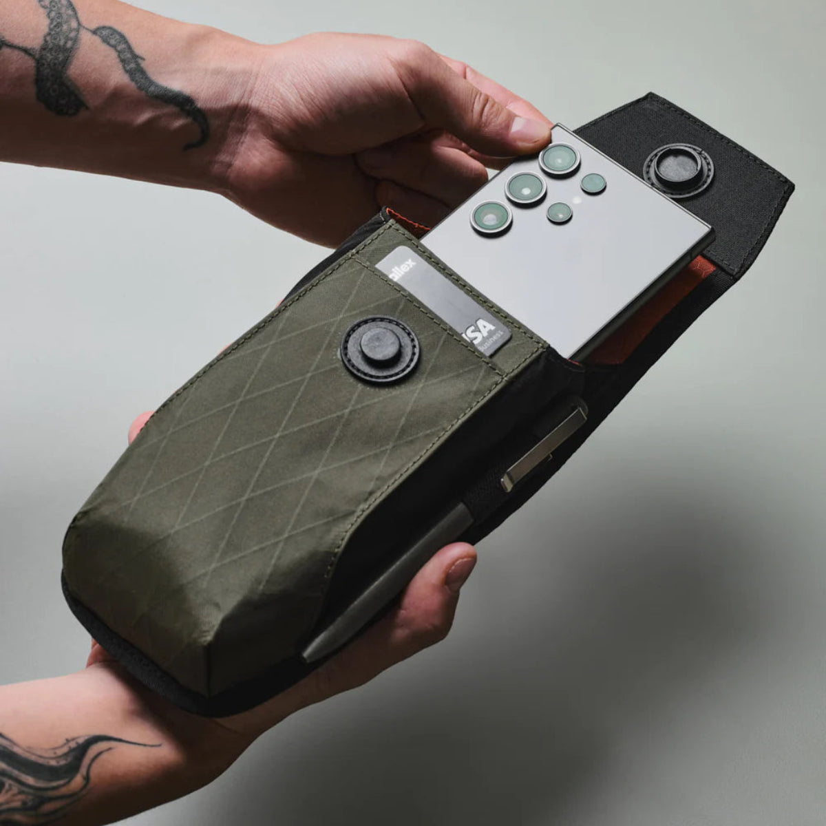 兼容 HUB 配件 - 可與 HUB 鑰匙扣、MOD 系統等組合使用