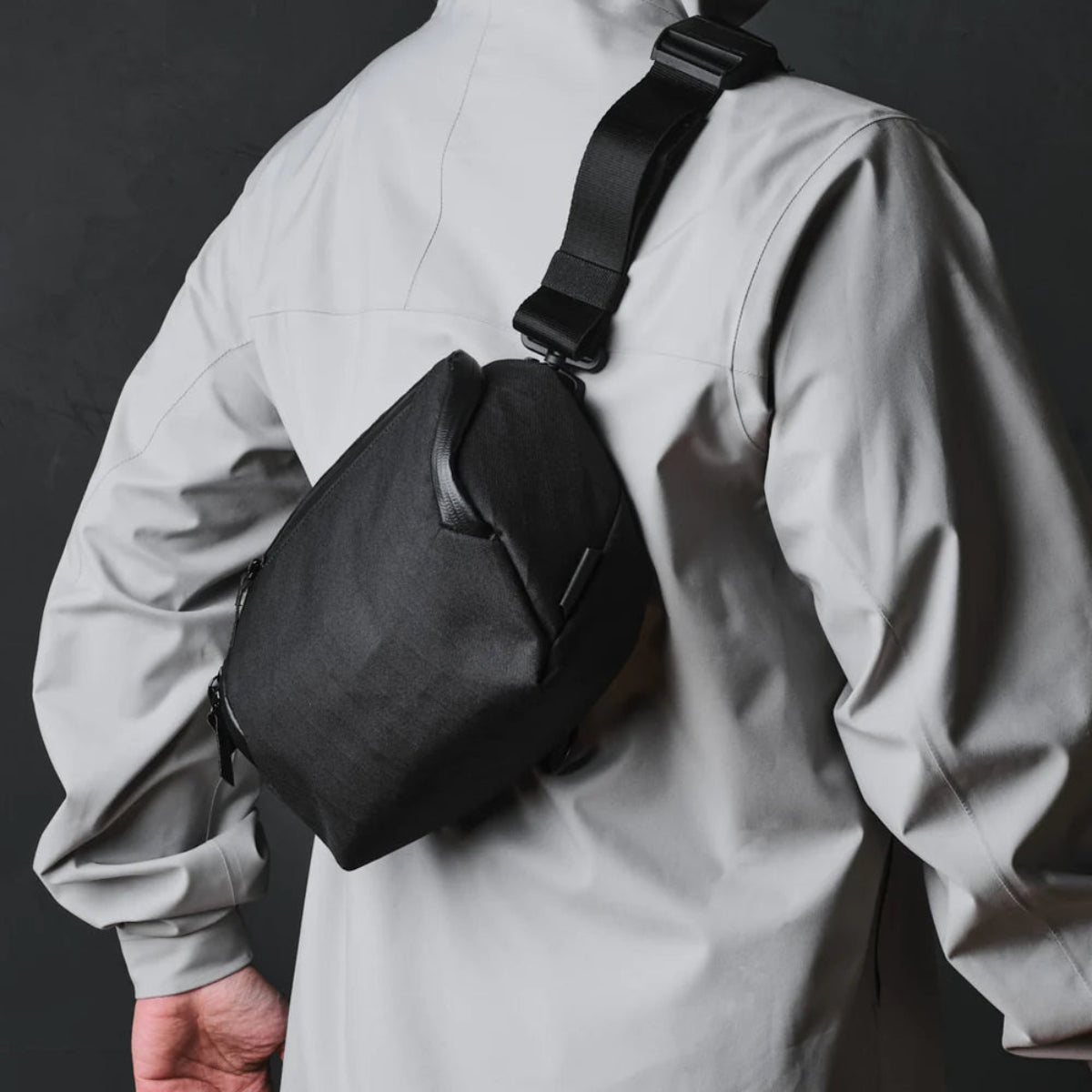 三合一多功能設計 - 萬用收納包、數位收納包、斜背包 三種用途合一