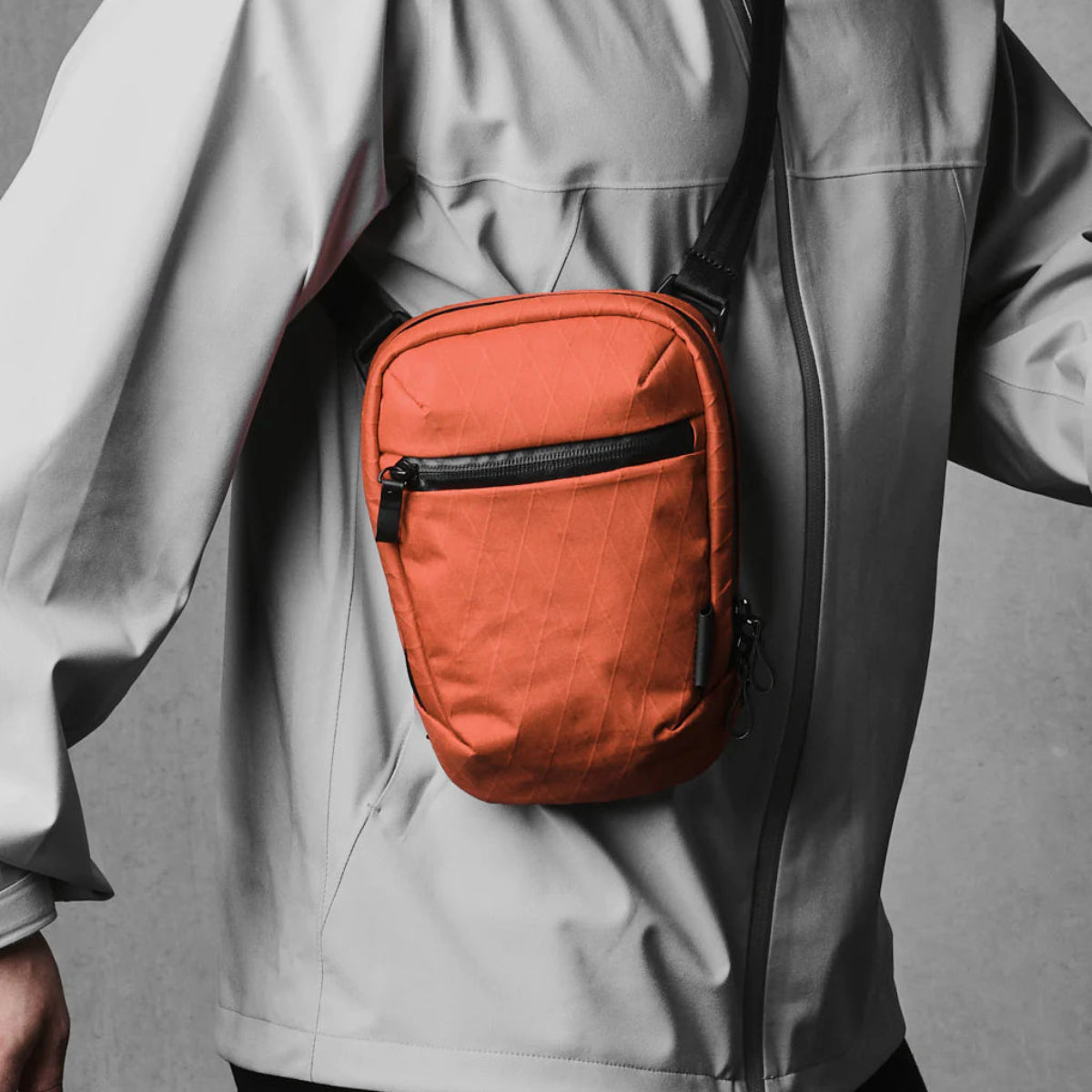 極簡時尚風格 - 設計簡約百搭，適合不同穿搭與場合