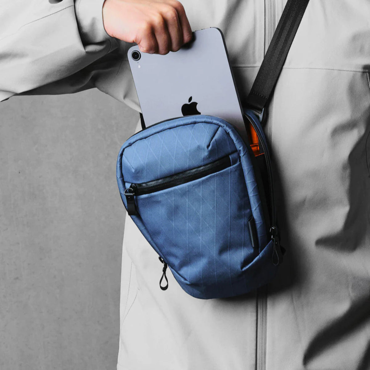 主隔層適合 iPad Mini - 精準尺寸，方便攜帶小型平板