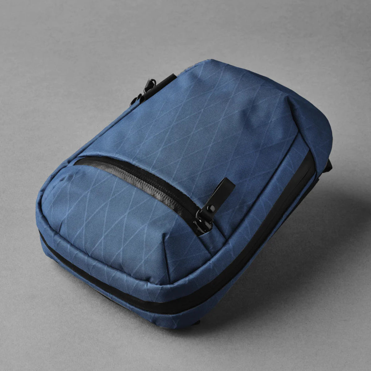 防污抗刮表面 - 減少日常使用時的刮痕與污漬附著