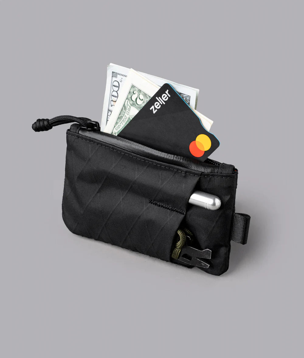 卡片和現金收納在主袋